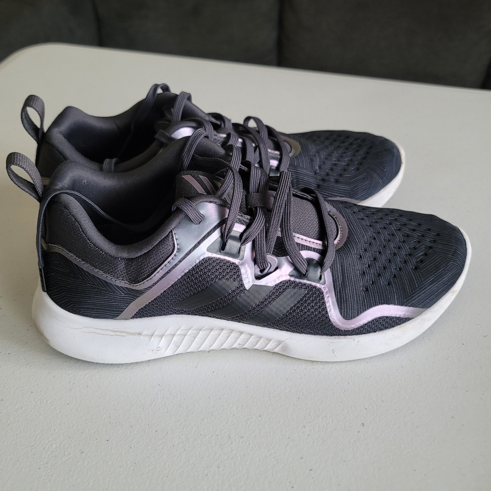 Used- Adidas Edge Bounce